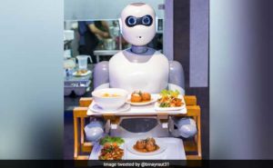 Nepal Robot Waiters - YellRobot