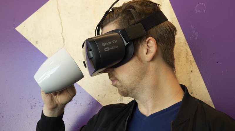 Virtual Reality Food - YellRobot