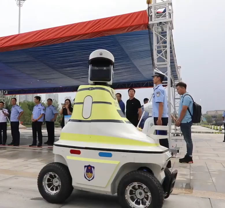 Traffic Robots Handan China - YellRobot