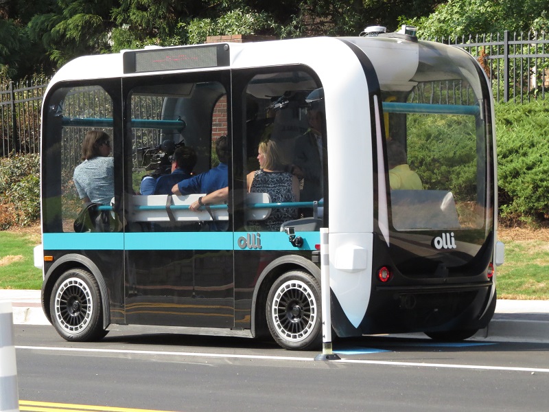 Atlanta Self-Driving Shuttle Peachtree Corners Ollie- YellRobot