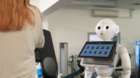 Robot Personal Trainer Pepper - YellRobot