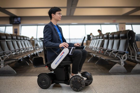 self-driving wheelchair British Airways JFK - YellRobot