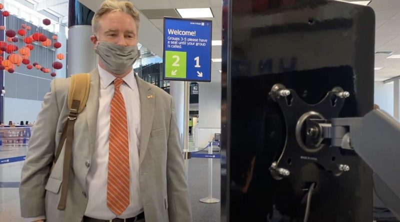 IAH Houston Airport Facial Recognition - YellRobot